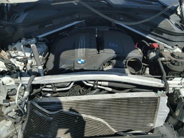 5UXZV4C59CL745712 - 2012 BMW X5 XDRIVE3 WHITE photo 7