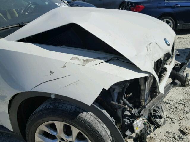 5UXZV4C59CL745712 - 2012 BMW X5 XDRIVE3 WHITE photo 9