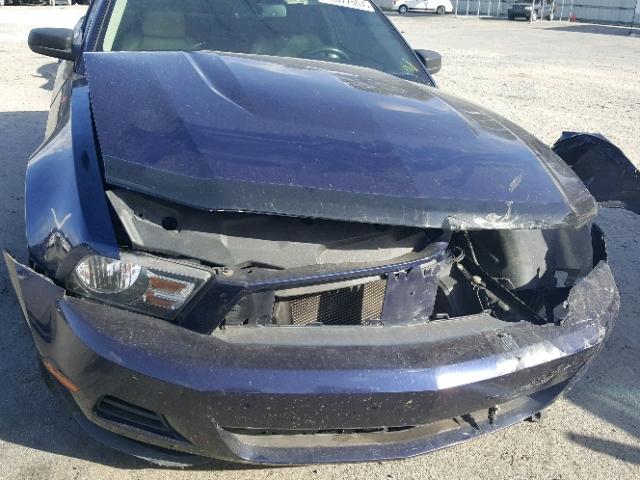 1ZVBP8AN6A5154291 - 2010 FORD MUSTANG BLUE photo 7