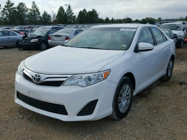 4T4BF1FK8DR295483 - 2013 TOYOTA CAMRY L WHITE photo 2