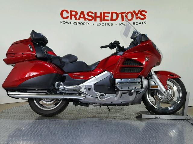 JH2SC68G8GK400771 - 2016 HONDA GL1800 RED photo 1