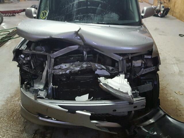 JTLKT324364088498 - 2006 TOYOTA SCION GRAY photo 7