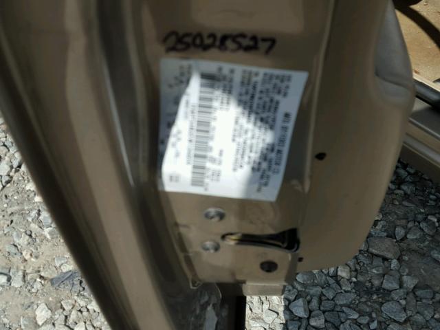 1FAFP34N35W134850 - 2005 FORD FOCUS ZX4 GOLD photo 10