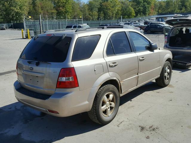 KNDJC735395868067 - 2009 KIA SORENTO LX GOLD photo 4