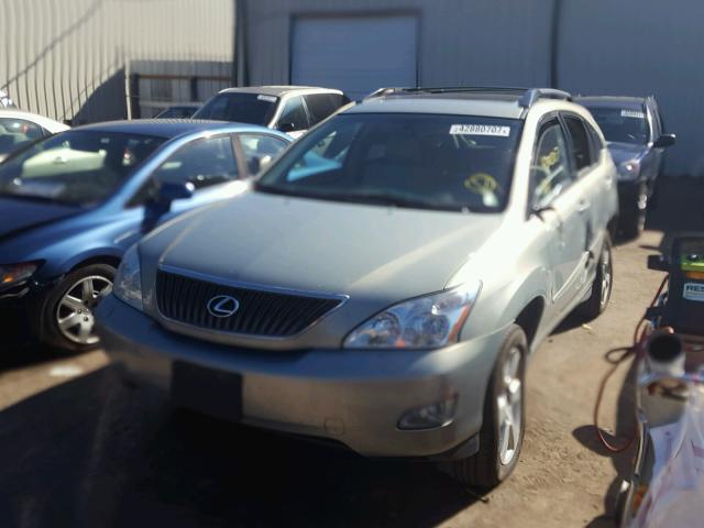 2T2HK31U07C045936 - 2007 LEXUS RX SILVER photo 2