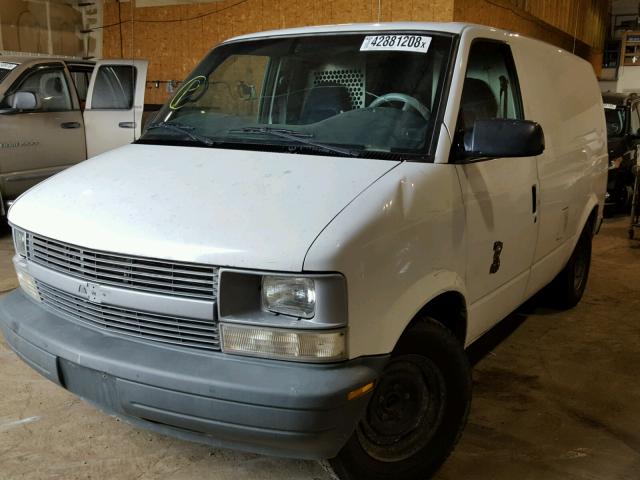 1GCDL19W4YB215810 - 2000 CHEVROLET ASTRO WHITE photo 2