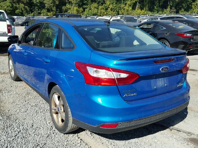 1FAHP3F22CL390357 - 2012 FORD FOCUS SE BLUE photo 3