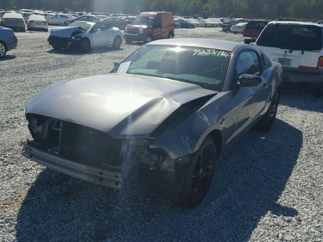 1ZVBP8AM1E5241867 - 2014 FORD MUSTANG GRAY photo 2
