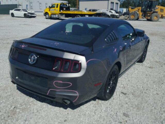 1ZVBP8AM1E5241867 - 2014 FORD MUSTANG GRAY photo 4