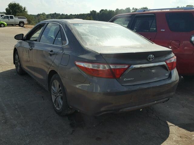 4T1BF1FK9GU212349 - 2016 TOYOTA CAMRY GRAY photo 3