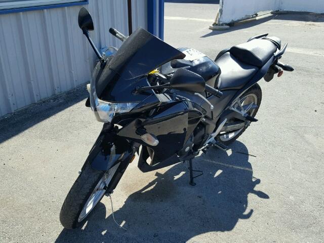 MLHMC4115B5004054 - 2011 HONDA CBR250 R BLACK photo 2