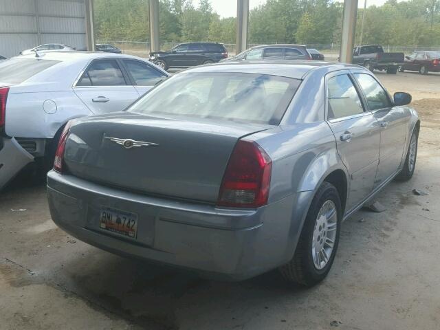 2C3KA43R66H472221 - 2006 CHRYSLER 300 SILVER photo 4