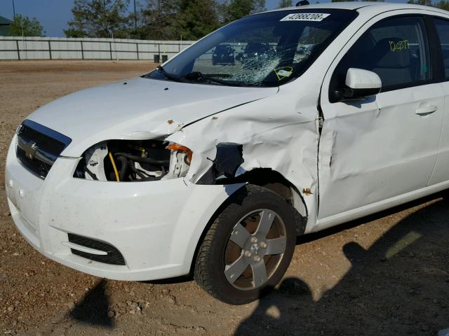KL1TD5DE1BB196100 - 2011 CHEVROLET AVEO LS WHITE photo 9