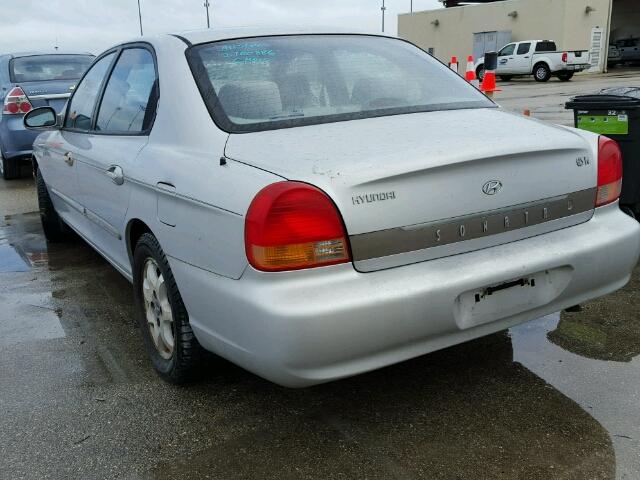 KMHWF35V11A429976 - 2001 HYUNDAI SONATA GLS SILVER photo 3