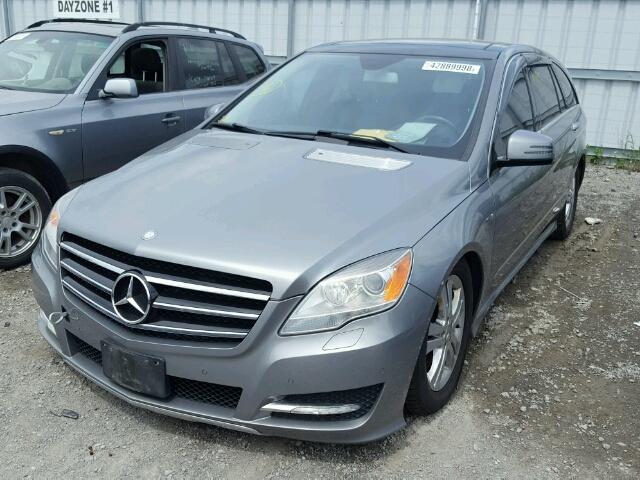 4JGCB2FE5BA132976 - 2011 MERCEDES-BENZ R 350 BLUE GRAY photo 2