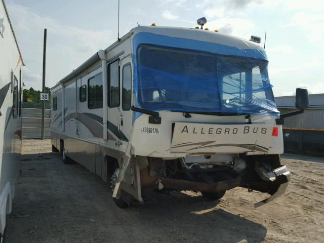 4UZ6VLCA1VC778035 - 1997 FREIGHTLINER CHASSIS V WHITE photo 1