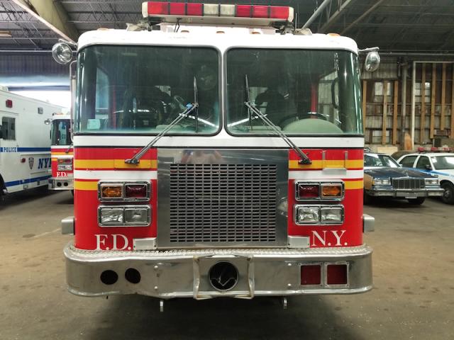 4S7AT33981C037464 - 2001 SPARTAN MOTORS FIRETRUCK RED photo 2