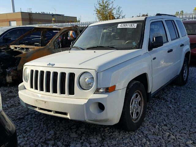 1J8FT28018D647652 - 2008 JEEP PATRIOT SP WHITE photo 2
