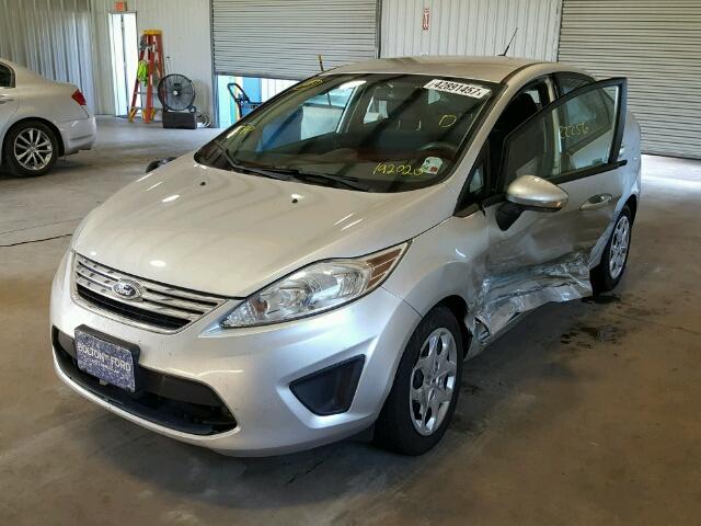 3FADP4BJ5DM192020 - 2013 FORD FIESTA SE SILVER photo 2