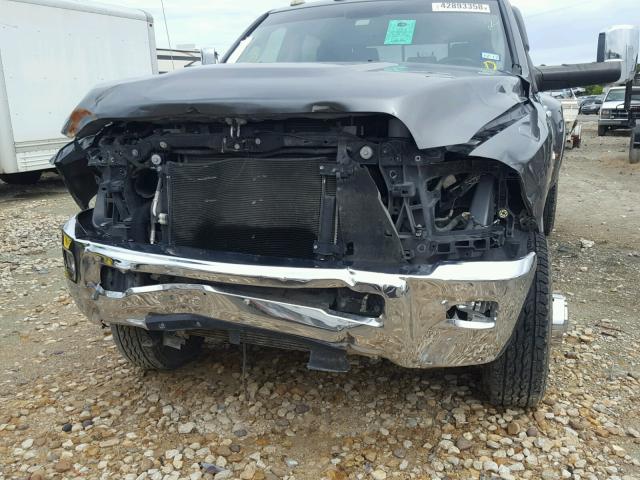 3C63RRML6DG610179 - 2013 RAM RAM TRUCK GRAY photo 9