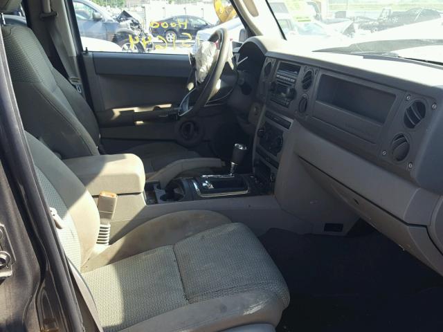 1J8HG48K56C129511 - 2006 JEEP COMMANDER GRAY photo 5