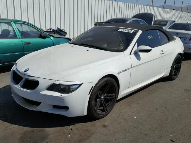 WBSEK93518CY79880 - 2008 BMW M6 WHITE photo 2