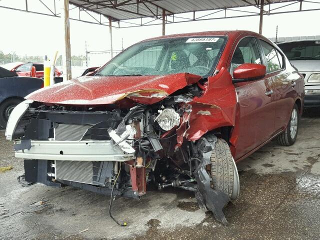 3N1CN7AP0HL826061 - 2017 NISSAN VERSA S RED photo 2