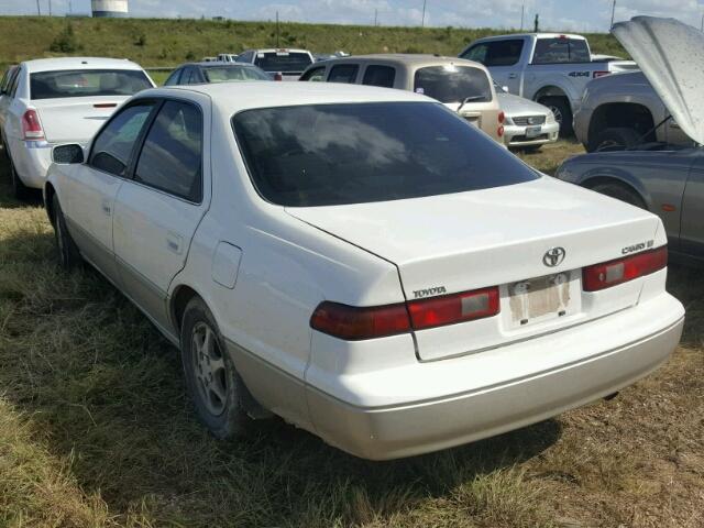 JT2BG22K2X0356869 - 1999 TOYOTA CAMRY LE WHITE photo 3