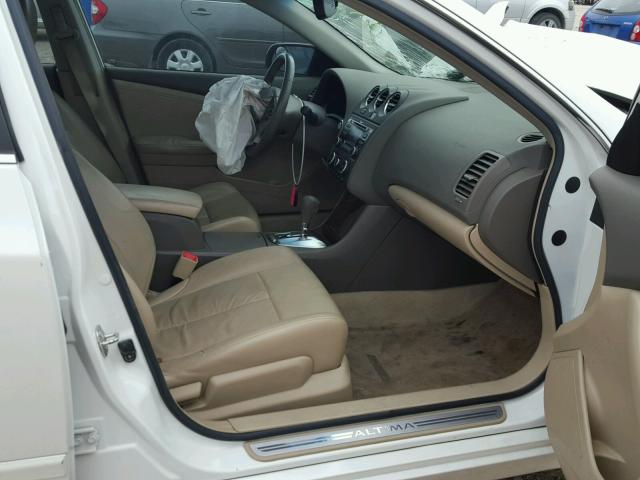 1N4AL2AP5AN561307 - 2010 NISSAN ALTIMA BAS WHITE photo 5