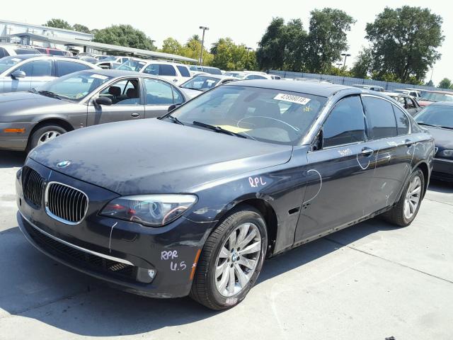 WBAKA8C53BCY36931 - 2011 BMW 750I GRAY photo 2