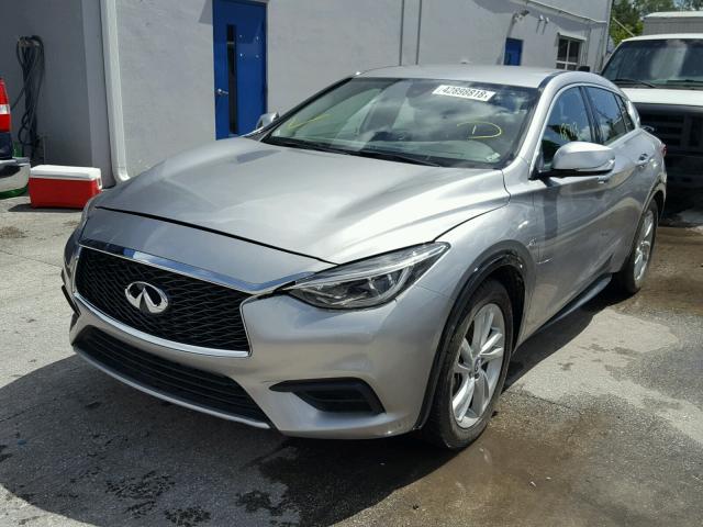 SJKCH5CP6HA039805 - 2017 INFINITI QX30 BASE SILVER photo 2