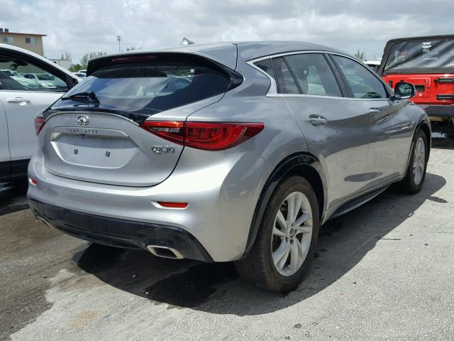 SJKCH5CP6HA039805 - 2017 INFINITI QX30 BASE SILVER photo 4