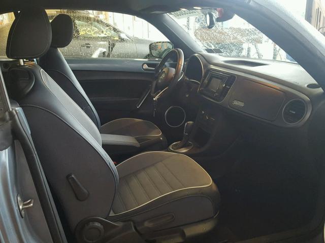 3VW517AT3GM811509 - 2016 VOLKSWAGEN BEETLE S/S 蓝色 照片 5