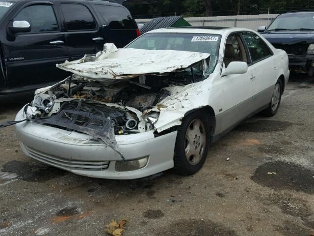 JT8BF28G9Y0280810 - 2000 LEXUS ES 300 WHITE photo 2