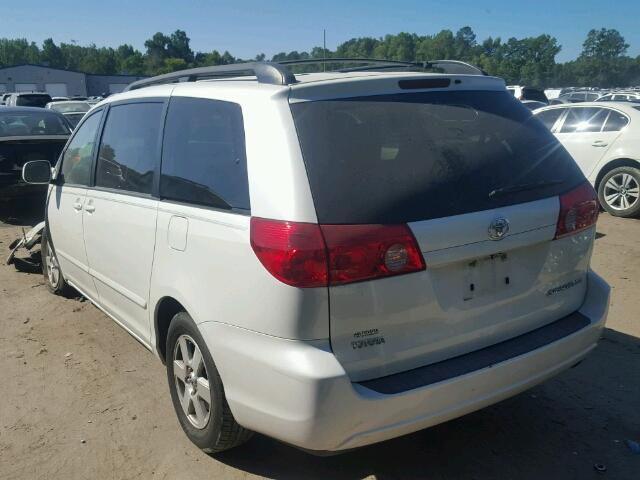 5TDYK4CC3AS307512 - 2010 TOYOTA SIENNA XLE WHITE photo 3