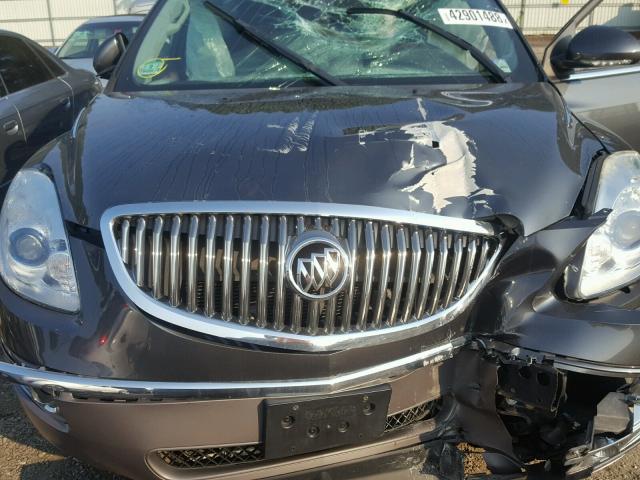 5GAKVBED3BJ215355 - 2011 BUICK ENCLAVE CX GRAY photo 7