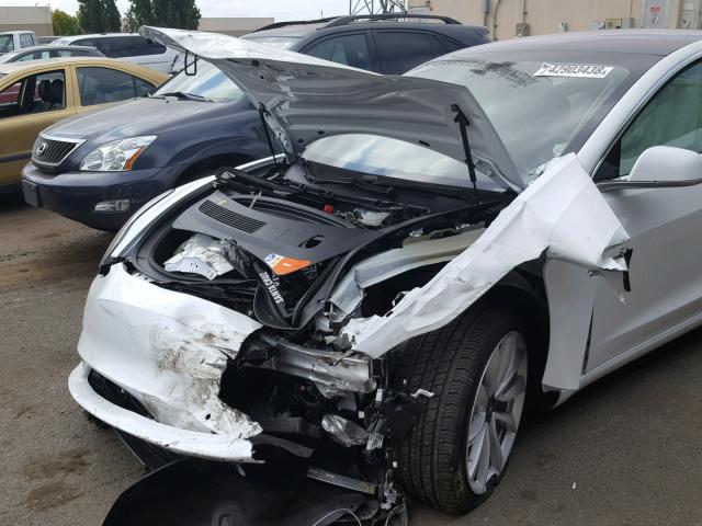 5YJ3E1EA8JF008307 - 2018 TESLA MODEL 3 თეთრი ფოტო 9