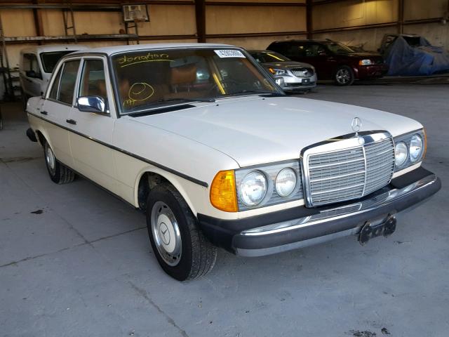 12302312027561 - 1977 MERCEDES-BENZ 230 YELLOW photo 1