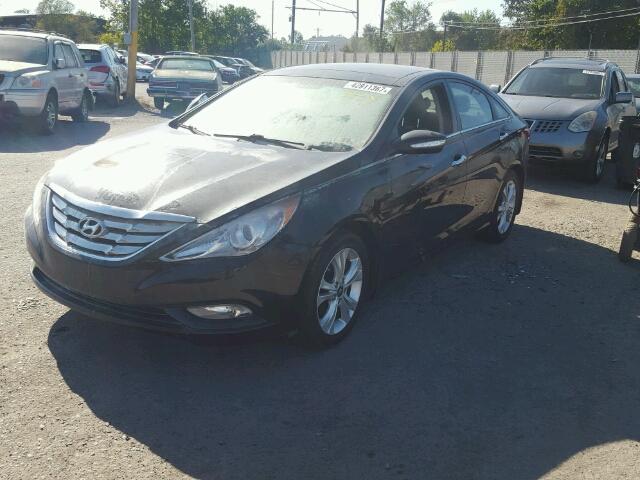 5NPEC4AC5DH599628 - 2013 HYUNDAI SONATA SE BLACK photo 2