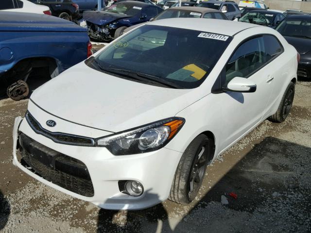 KNAFX6A83F5372664 - 2015 KIA FORTE EX WHITE photo 2