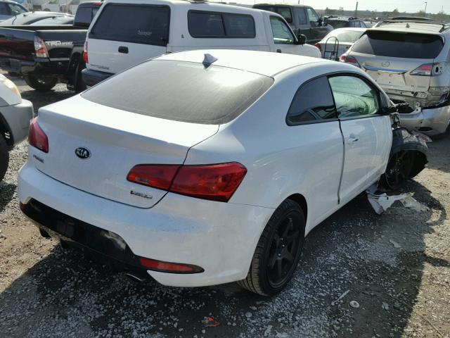 KNAFX6A83F5372664 - 2015 KIA FORTE EX WHITE photo 4