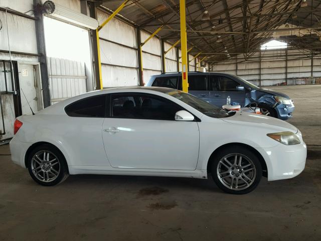 JTKDE177970196826 - 2007 TOYOTA SCION TC WHITE photo 9