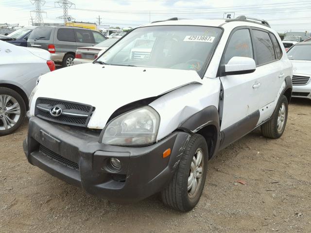 KM8JN72DX6U384106 - 2006 HYUNDAI TUCSON GLS WHITE photo 2