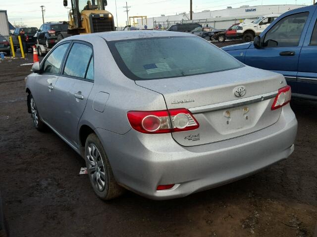 2T1BU4EE8CC804341 - 2012 TOYOTA COROLLA BA SILVER photo 3