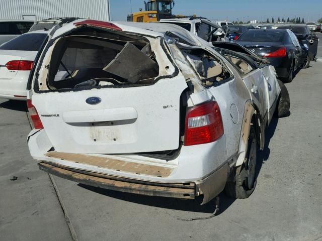 1FMDK02135GA11263 - 2005 FORD FREESTYLE WHITE photo 4