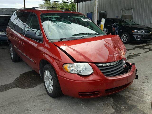 2A4GP54L06R926919 - 2006 CHRYSLER TOWN & COU RED photo 1