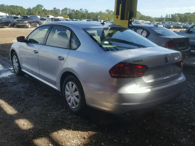 1VWAH7A38DC038771 - 2013 VOLKSWAGEN PASSAT S SILVER photo 3