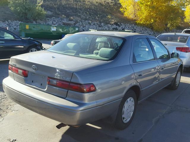 4T1BG22K8VU014268 - 1997 TOYOTA CAMRY GOLD photo 4