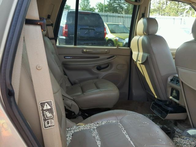 5LMFU28R82LJ07546 - 2002 LINCOLN NAVIGATOR GOLD photo 6
