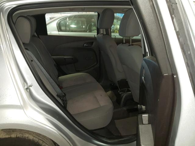 1G1JB6SH3C4125813 - 2012 CHEVROLET SONIC LS 银色 照片 6
